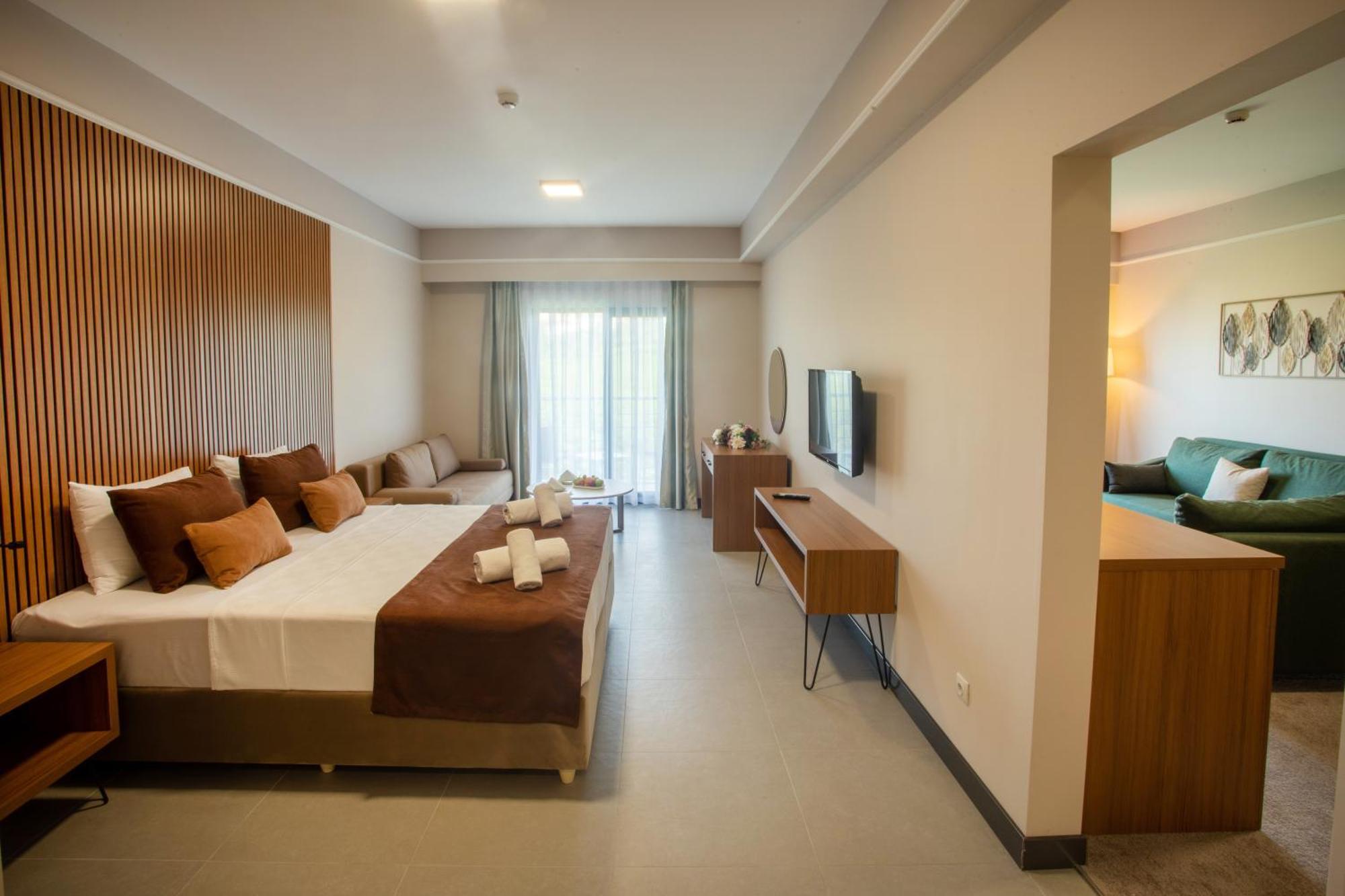 First Joy Hotel ทรับซอน ภายนอก รูปภาพ