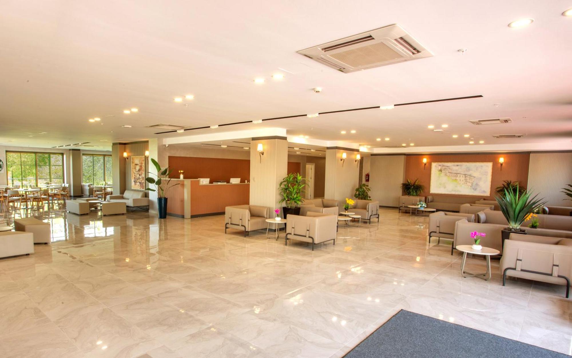 First Joy Hotel ทรับซอน ภายนอก รูปภาพ