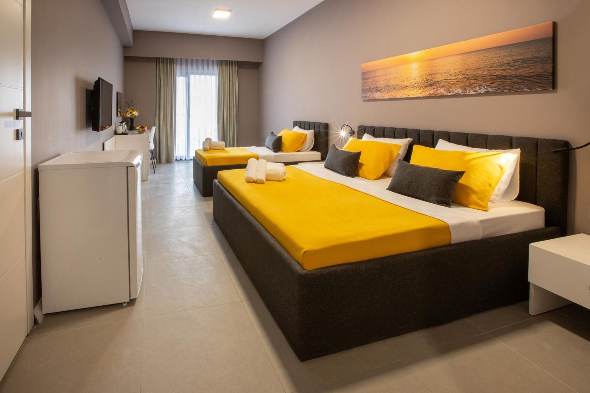 First Joy Hotel ทรับซอน ภายนอก รูปภาพ
