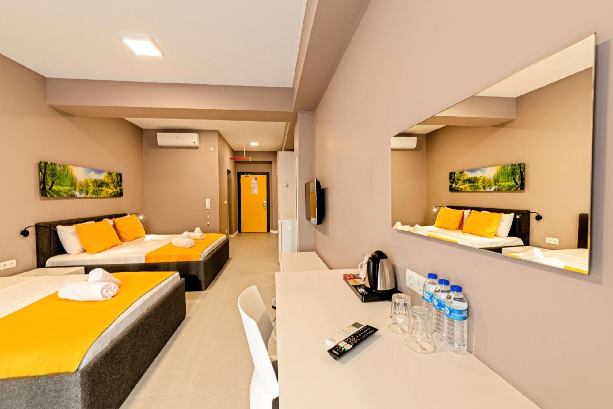 First Joy Hotel ทรับซอน ภายนอก รูปภาพ